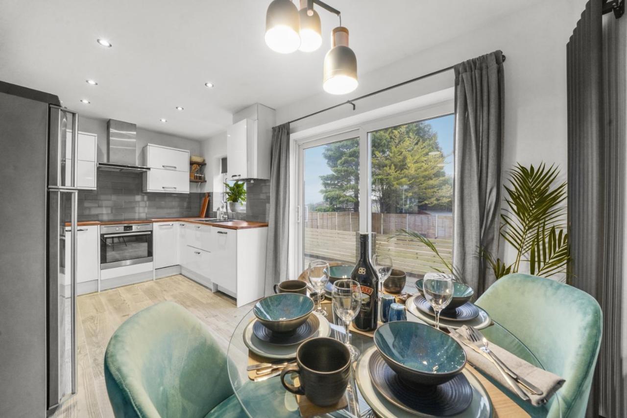 Stunning 2-Bedroom House With Free Parking & Wifi Чатам Экстерьер фото